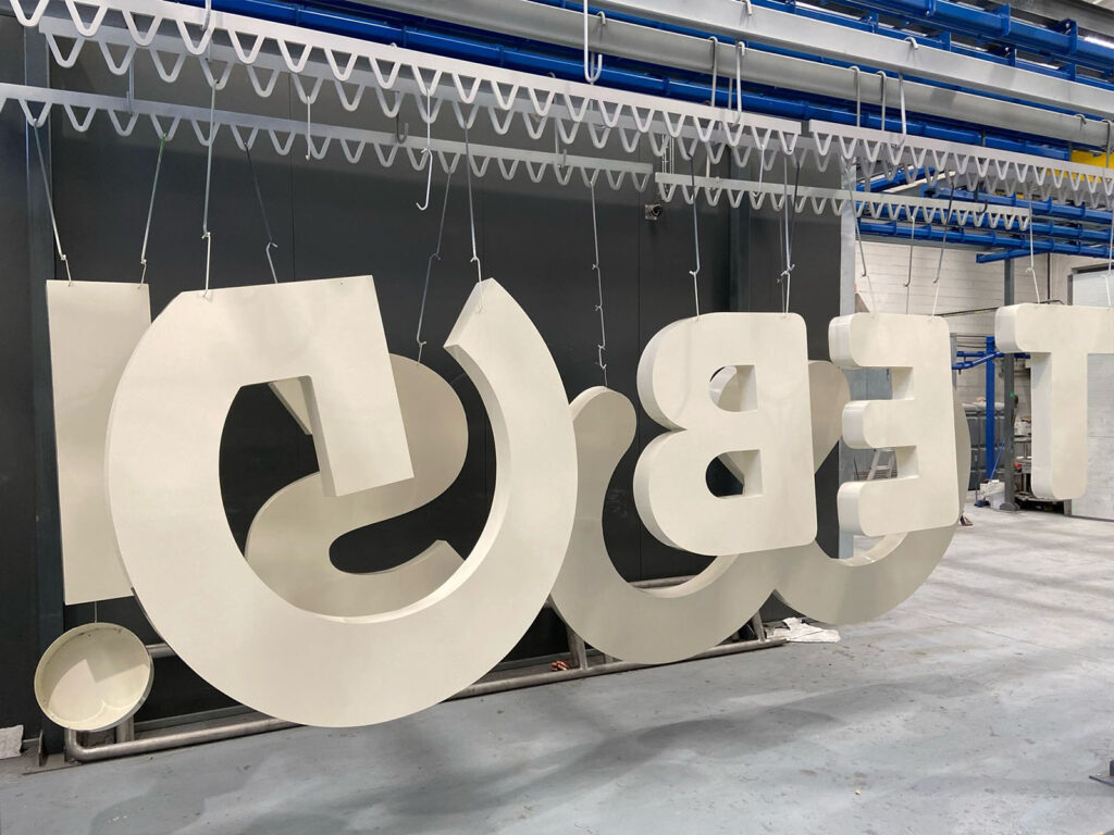 Indelca - Termolacats, pintura industrial i lacats, sorrejats